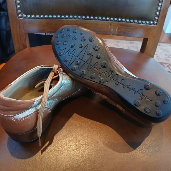 Unique and comfortable sneakers for your closet! - Picture 5 of 5